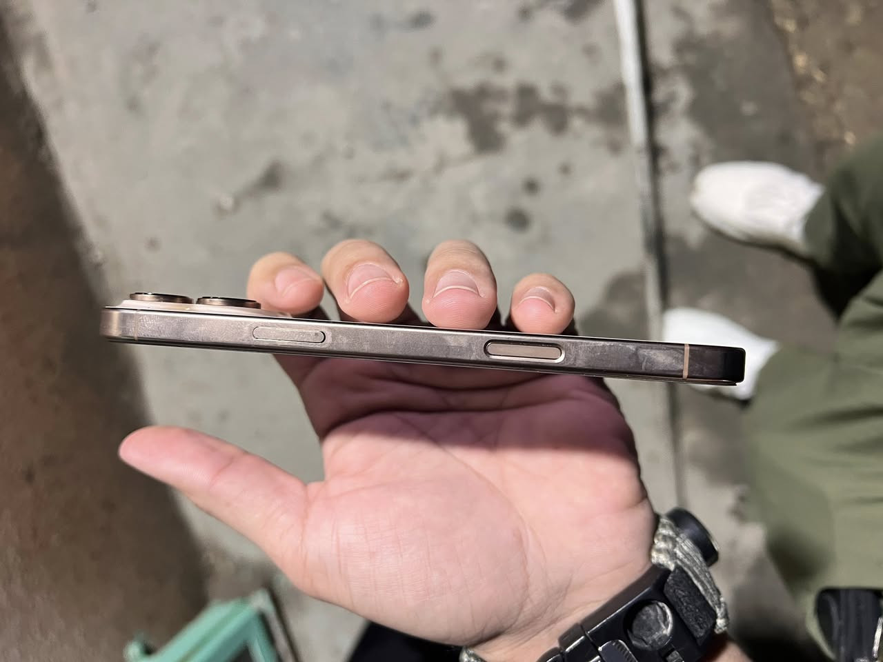 ايفون 16 برو ماكس شرق اوسط 
مقفول ايكلود مقفول ايكلود 
سعره 750 قفل 
بدون كارتون وملحقات 
جهاز اصلا مامفتوح يعني اخو الجديد 
مكاني كربلاء راسلني خاص


**إذا كنت صاحب هذا الإعلان وتريد حذفه لأي سبب، رجاءا أرسل رسالة إلى الدعم الفني**