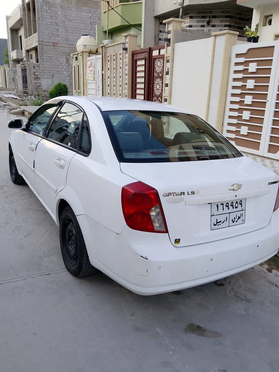 اوبترا موديل ٢٠١٠ خليجي كير ومكينه وتبريد شرط  بيها باب السائق مبدل ومصبوغ وبيها بارد وتعديل شوي السعر ٨٠ وبيها مجال الطيبين للتواصل ***********
