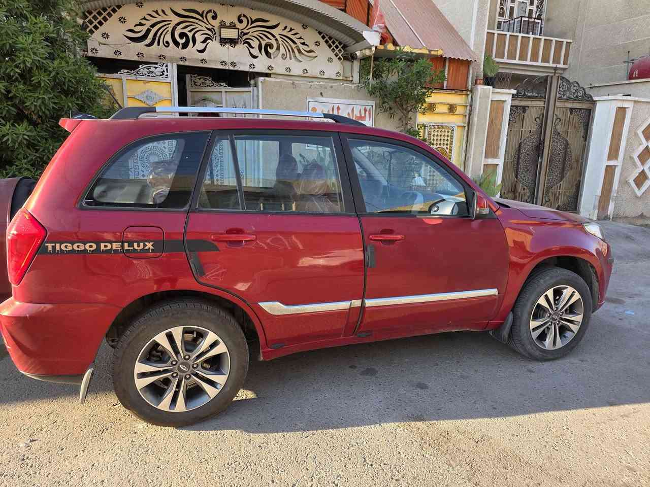 عندي تيكوا شيري موديل 2018 لون احمر مكينه مكفوله  بيهه باب وجنطه جاردات  السياره نظيفه كولش ماشيه 80 الف  السياره باسم ابنيه محجوزه لمصرف بعد ١٠ اشهر وينفتح الحجز وتصير حره الوكاله باسمي  السعر 77 وبيهه مجال للشاري والاستفسار ع خاص او ع رقم ***********
