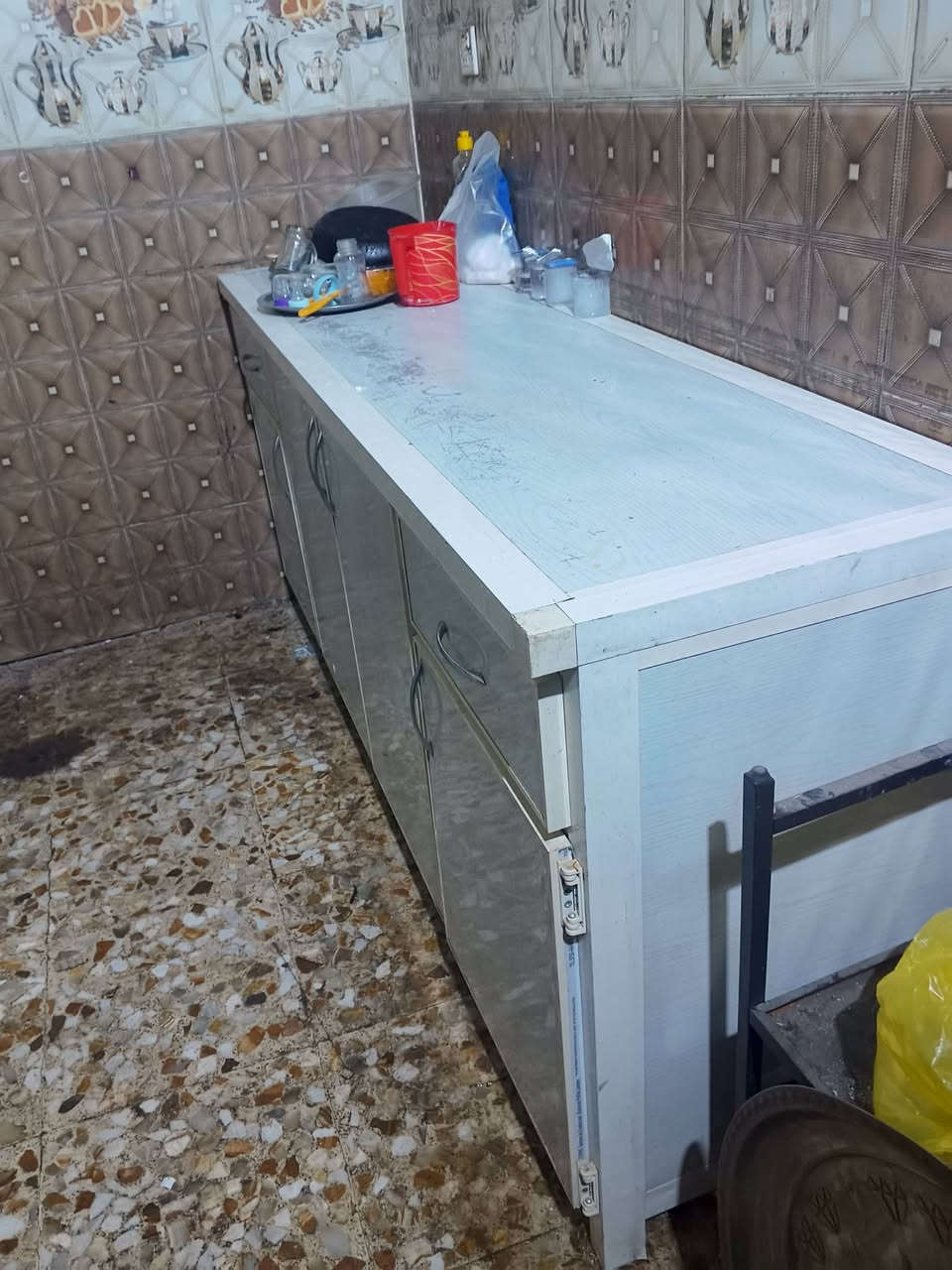 كاونتر مترين وسنك متر وربع فقط البيبان ثنين مال سنك يرادلهم براغي
المترين نضيف كلش
١٢٥
عنواني مدينة صدر


**إذا كنت صاحب هذا الإعلان وتريد حذفه لأي سبب، رجاءا أرسل رسالة إلى الدعم الفني**