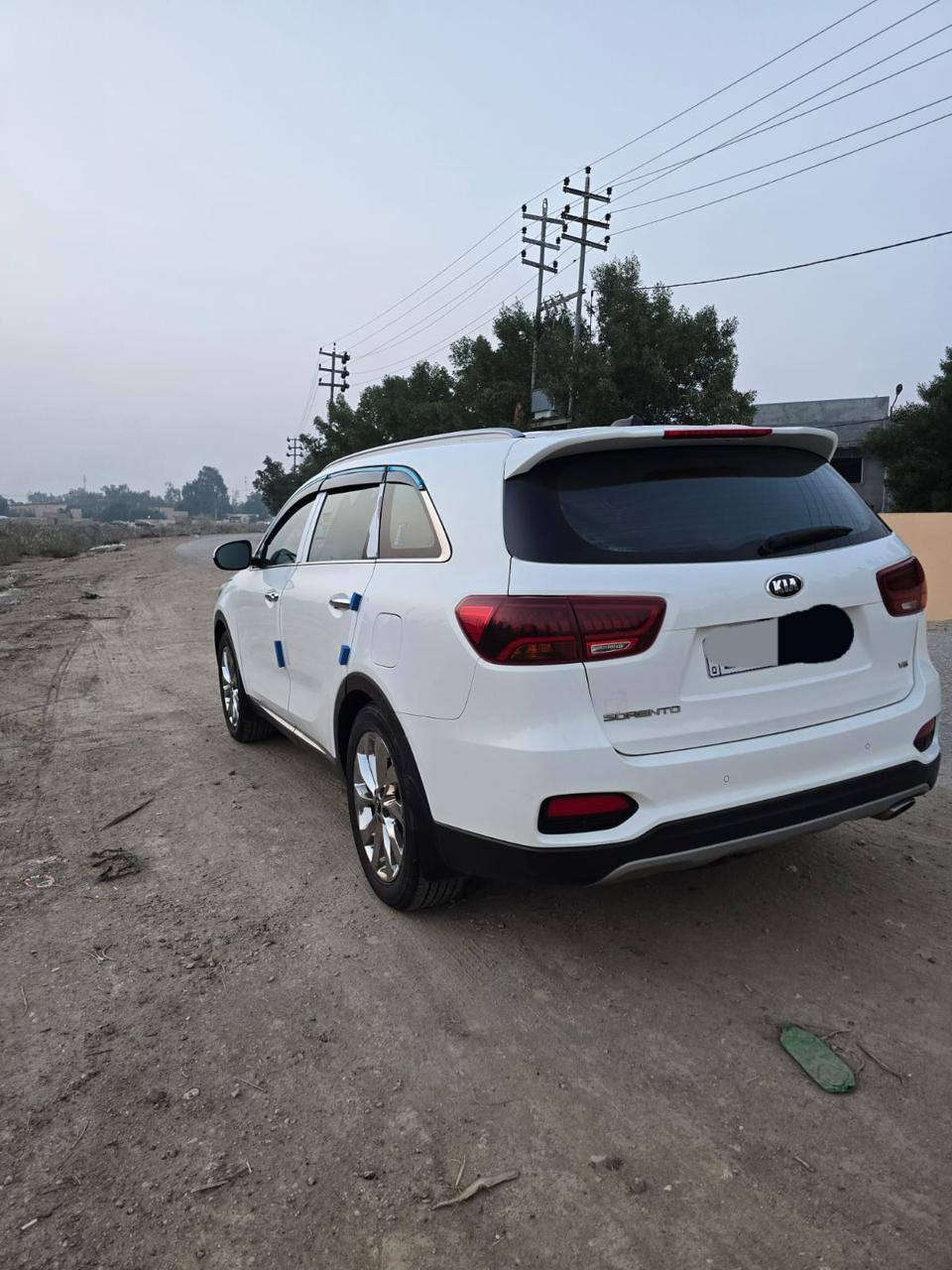 السلام عليكم سورنتو موديل 2020 ماشي 80  الف رقم بابل خليجيه رقم ***********
