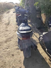 ورحمه الله وبركاته دراجه سكنز نثيه ١٤٠السرعه للبيع السعر ٣٥٠المكان بغد...