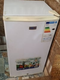 ثلاجة صغيرة • بيها مجال