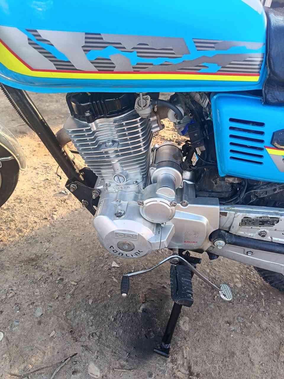 سلام عليكم شباب دراجه إيراني خمسه كير للبيع موديل 2025 محرك 200 *********** بي وتساب رقم ***********
