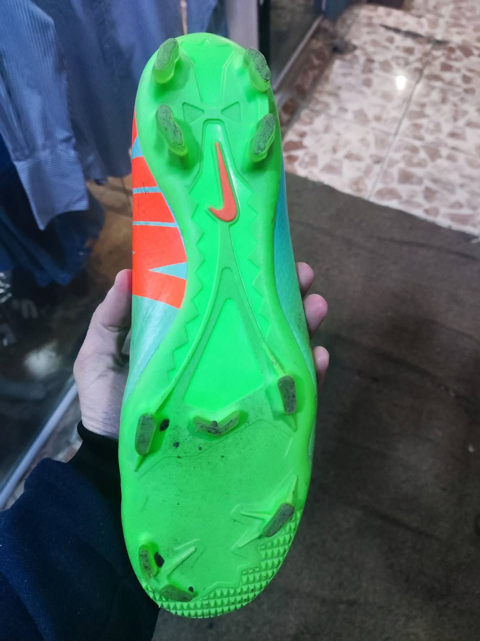 نايك اوروبي اصلي مستخدم نضيف قياس 42.5 يلبس 42 سعره 48 الف ويا التوصيل اي واحد يريد  يتفضل خاص موجود توصيل لكل المحافظات.


**إذا كنت صاحب هذا الإعلان وتريد حذفه لأي سبب، رجاءا أرسل رسالة إلى الدعم الفني**