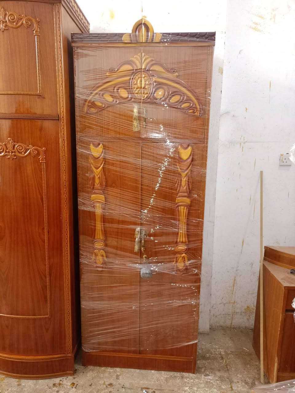 غرفة نوم عراقي مستخدم اخو الجديد وباسعار مناسبة شغل درجة اولى مرتب ضهر جرجوبة السعر 800 الف وبيها مجال للطيبين 
رقم الهاتف ***********
