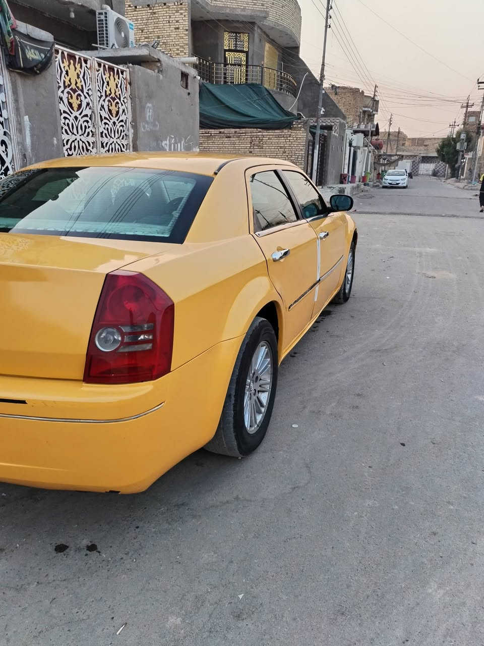 السلام عليكم اوباما ٢٠٠٩ للبيع جاهزه سياره كير مكينه مال طبكه صار شهر من شادهن طبله وضفيره جدد هم سياره حداديه اكسن كله جديد تعمير هسه سعر ١٠٥ وبيهه مجال مكان سياره بالعماره ***********
