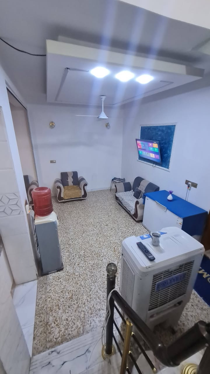السلام عليكم
🏠بيت ٦٠م طابو زراعي سند ٢٥ مباشرتاً بأسم المشتري شغل وبناء درجه اولى بناء مجمع الحوراء النازك بين مجمع العباس و منتجات نور الكفيل ، 
طابوك جمهوري + كاشي + صب + معالجات حشرات + عكس القبلة بارد الشمس خلفية ، مجاري وانابيب وكهرباء دفن افضل تأسيس  ✅️

⚜️ ديكورات جميلة ٢ حمامات غربي و شرقي غرفه نوم و كلدور و صاله و مطبخ سيراميك و منور ،🏞

 🏡البيت تصميم حلو مو مضرب شمس عكس القبلة شباك ع الشارع مدخلين للبيت مسحوب خط ذهبي وميزانيه كهرباء دولة تبليط ومجاري للصبح شي نازك ومرتب 🏅
يباع مع ٢ سبالت و تخم و براد ماء و كيزر و ماطور ماء و كاونتر السعر ٥٠ مليون قفل غير قابل للتفاوض للاتصال ***********

