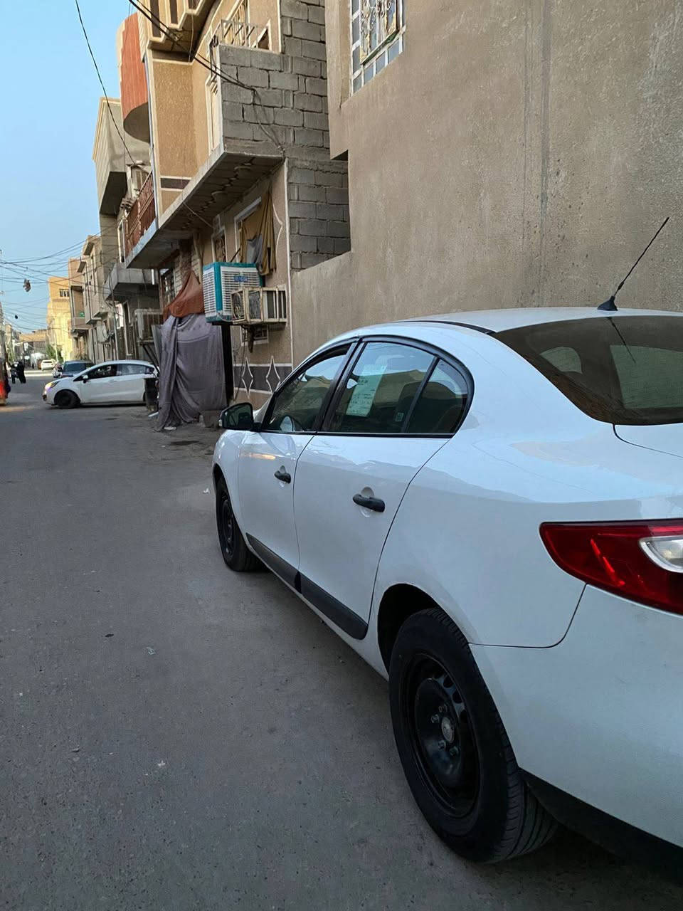 سلام عليكم حبايب 
رينو فلاونس موديل 12 للبيع 
رقم بغداد الجديد مشروع وطني تحويل ثاني يوم 
اخوان السيارة مكفولة كفاله عامه ما عدا الجاملغ الخلفي بي بارد اقل الشبر ورصعه بل قماره اثر سوبايه السياره جاهزه وكل نقص مابيها كير محرك قبق اصفر المرغوب تبريد خير من الله تخم تاير السياره جاهزه السعر 65 وبيها مجال مكانك كربلاء المقدسة حي الزهور 
***********
***********

