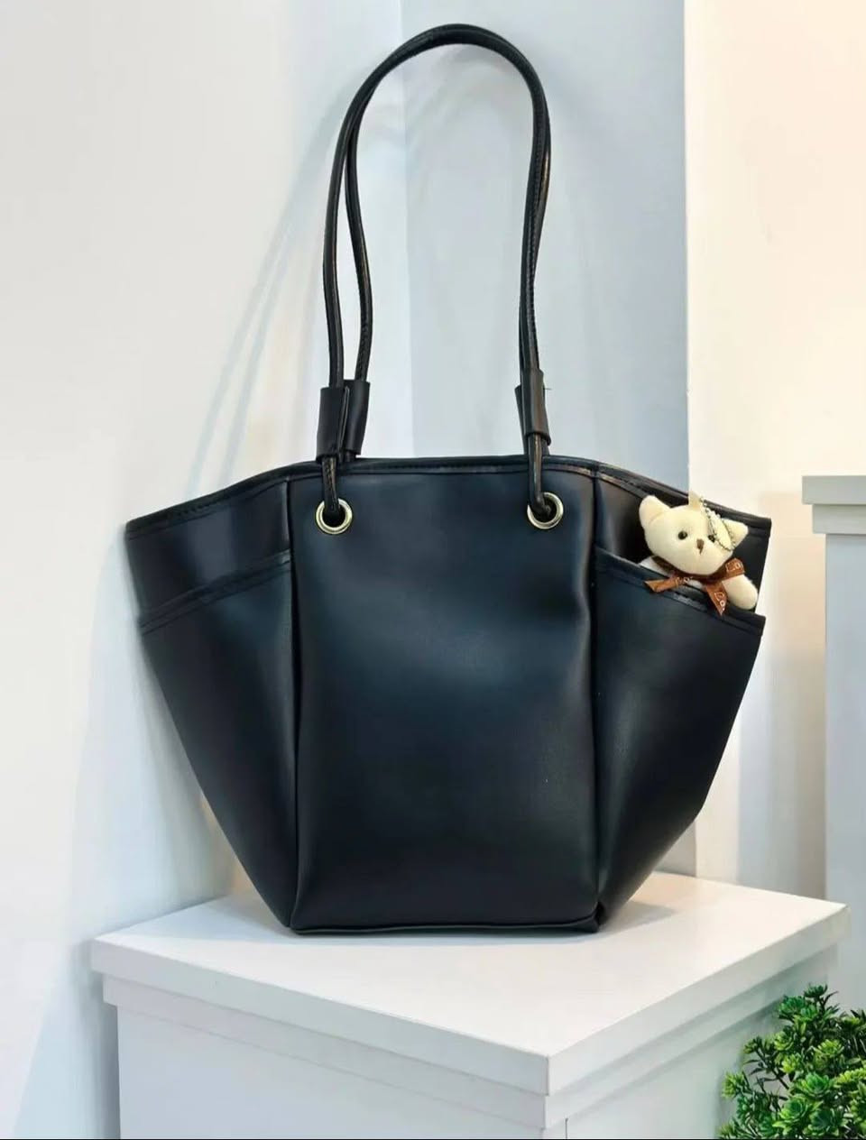 تابع الصفحه ليصلك كل جديد 🤗

حقيبه جلد  🎈

تتوفر بـ الوان كما موضح بالصورة 
للحجز والاستفسار مراسلة الصفحة او عن طريق الواتساب ،تلگرام ( *********** ) 
يوجد توصيل  مجاني داخل عفك
❤️

بالامكان استرجاع القطعة بدون دفع التوصيل اذا كان يختلف عن الطلب المرسل او الصوره المحددة التوصيل لكافة محافظات العراق 

العنوان عفك / سوق الجمعه الاول 
#ماشا_للأحذيه_والحقائب
