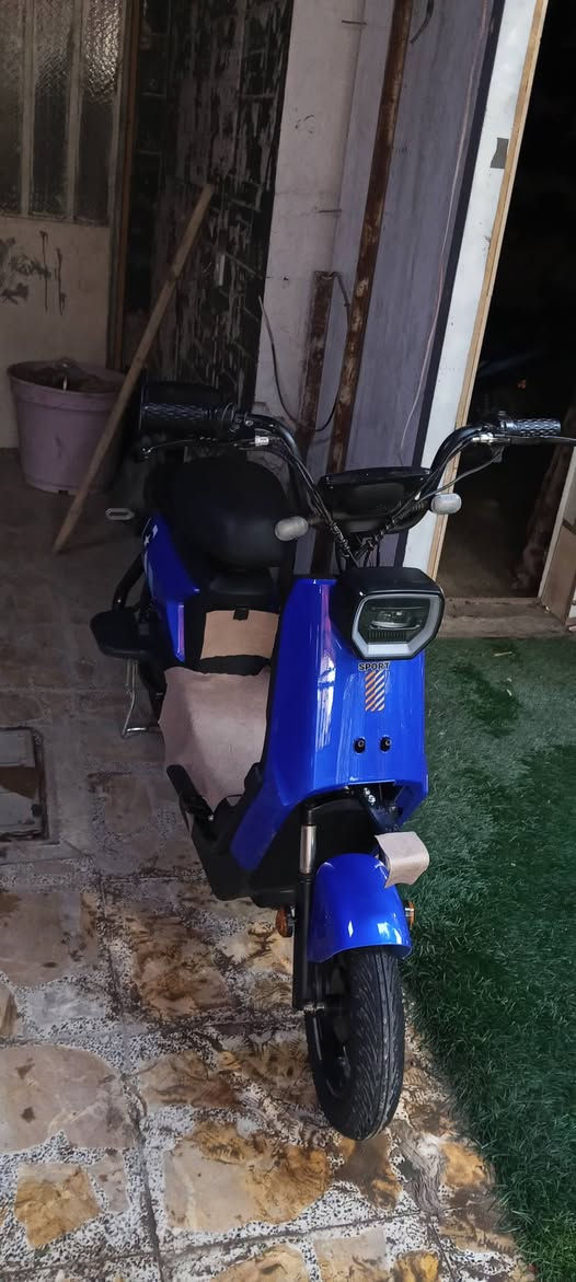 السلام عليكم 
دراجه شحن حجم 16للبيع الدراجه كامله ما ناقصه شي براطيته نضيفه نضام تشغيل سويجين و بصمتين السعر 300//رقم الهاتف ***********
