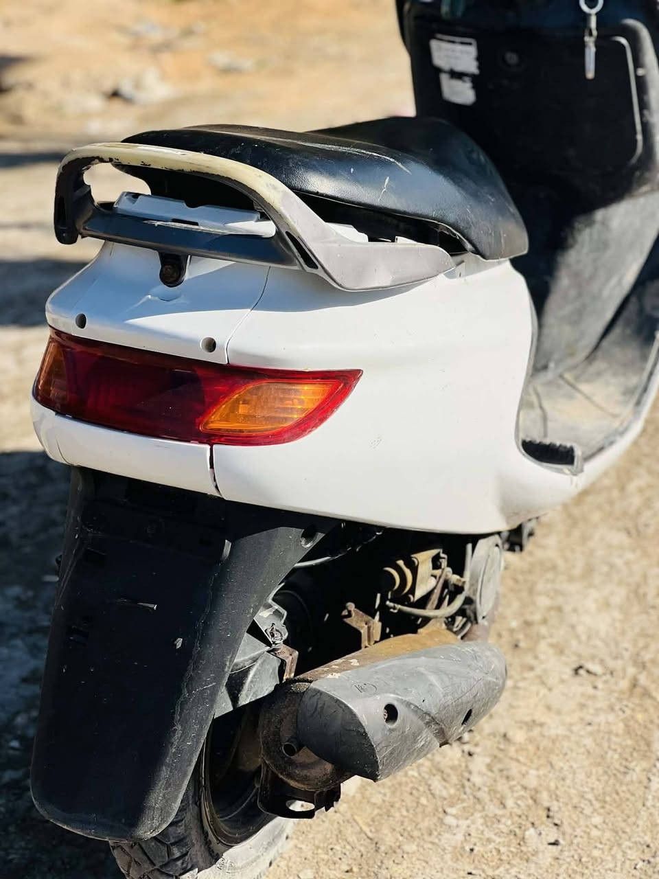 دراجه حاويه ستوها ماخذينها صارلها سبوع مامفتوح برغي بيها للبيع السعر 650 قفل مكاني شاميه  للااستفسار ***********
