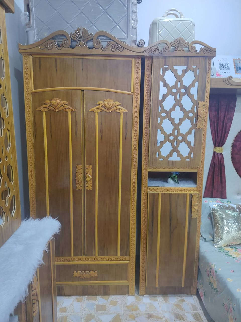 السلام عليكم غرفه اخشاب صاج للبيع  
الرقم                                     
واتساب***********
السعر 850
