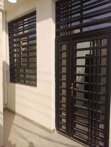 اللهم صلِّ على 🌼محمد وآل محمد 🌼🇮🇶🇮🇶🇮🇶

دار 135م حي المكرمة منطقة 8الاف طابقين بناء حديث شغل جناي مثل ماواضح باصور والمكان مميز جدا والجيران ذهب صافي اشتري جار قبل الدار الاساس صب والسقف صب شارع 10.حي المكرمة خلف محكمة جنح وتدخل علية منطقة كل حلوة وشغل جناي بيت فارغ حاليا 
استقبال وغرفة وصالة ومطبخ وصحيات داخلية وخارجية ومكشوفة والطابق الثانى 3غرف نوم وصالة وصحيات وسطح بناء حديث مثل ماواضح باصور والمكان مميز جدا منطقة 8الاف شارع 10.يوجد مقطع فيديو للبيت
السعر بعد المعاينة (200مليون بي مجال للشراي اتصل 

مكتب المشكاة للعقار 
***********
