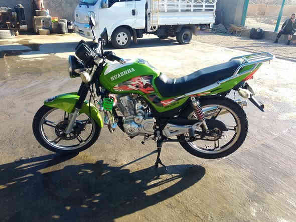 سلام عليكم اخوان هيوشه للبيع موديل 23 بيه كمرك محركه بلادي كلشي بيه بلادي سعره 950وبيه مجال قليل مكاني رمادي ابوطيبان ***********/رقم ثاني 
 /*********** متواجد خاص
