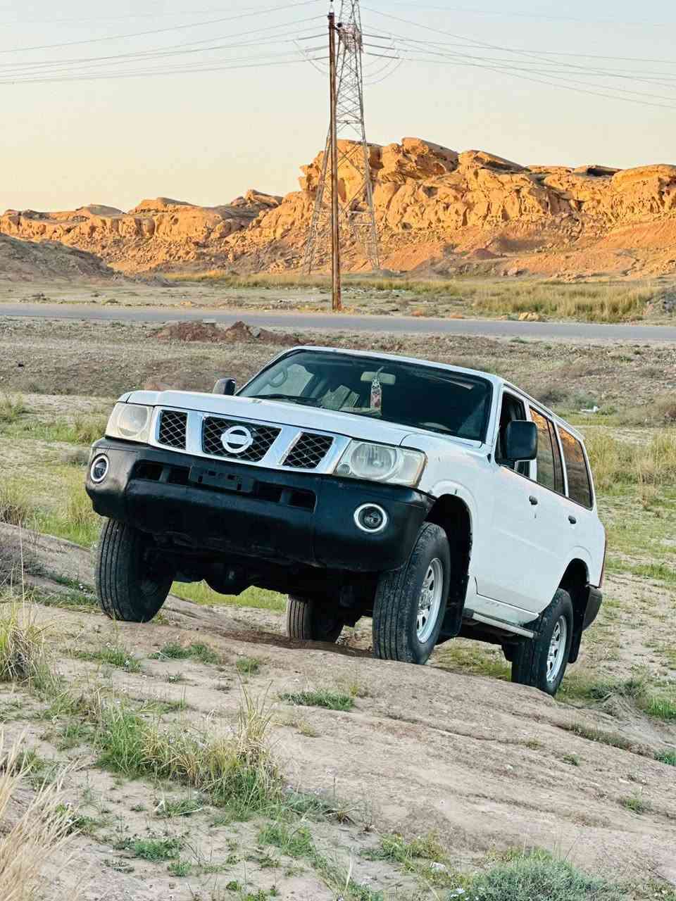 سلام عليكم نيسان باترول مال مزاد موديل 2008  مكينه كير خير من الله صدر جديد تخم تاير جديد سعر 70 بيه مجال ***********
