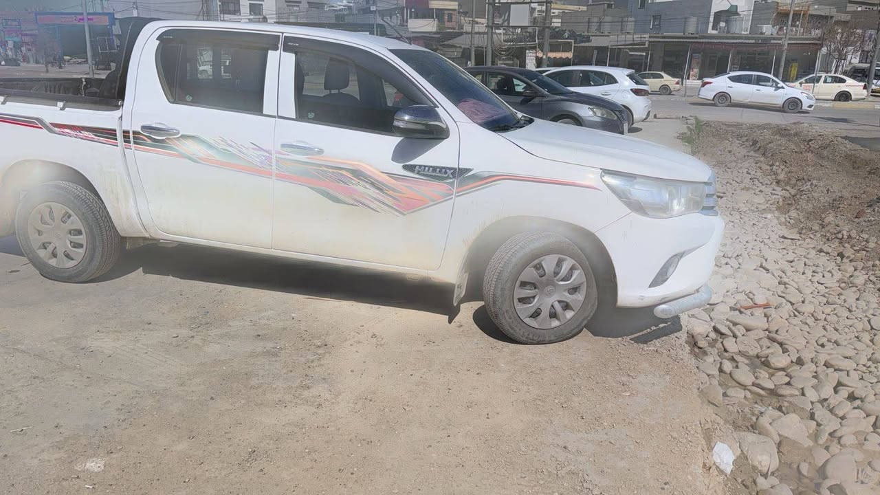 تؤيؤتا مؤديل 2016 زؤر خاوينة سةيارةكة لةسةر ساخةي كرايتة 10 بارچةگيرومةكينةي بةشةرتةمةكينةي كرايتةوة بةدةنةيي بيشيي بةس راكيشرايتةوة بة بي سبوخ بوديشي بيلادية
تكاية سةيارةكة هيمن نية تيل بؤخاوةني بكةن
*********** أربيل, العراق
