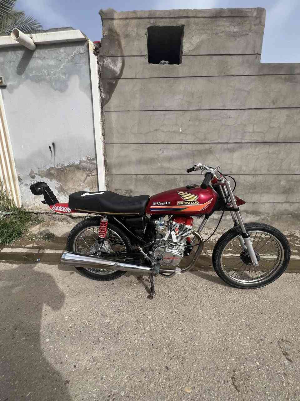 سلام عليكم
دراجه تعمير. 
شاصيه 2014 اوراق كاملات 
وتعميره25نضيفه كلش  تيربو شلعه معدل فصله فول 
دراجه نضيفه مال جناي 
سعره خاص مو شراي لايراسل 

مكاني دوانيه حي الجامعه 📤
رقم ‏***********
خاص مفتوح
