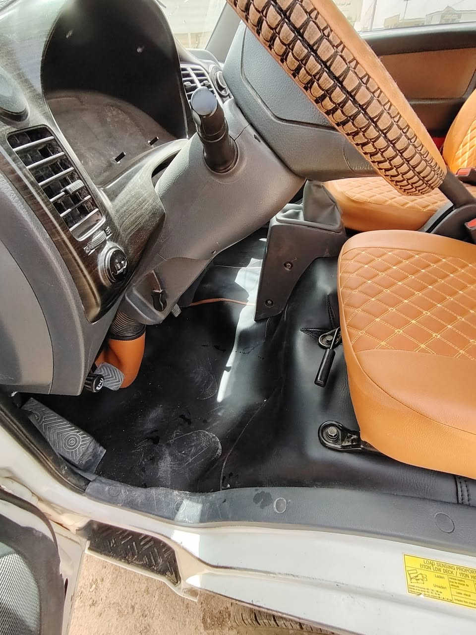 تغليف أرضيه جميع السيارات 🚗
واتساب ***********
