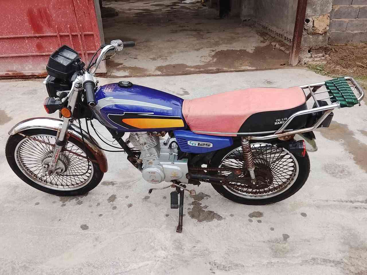 دراجه تايكر موديل ٢٠١٩ كامله من اي شي كهربائيات كله شغاله أورق كامله للعلم بيه دخانه قليله  مكاني كربلاء منطقة عون السعر 400وبيه مجال 
موبايل/***********
