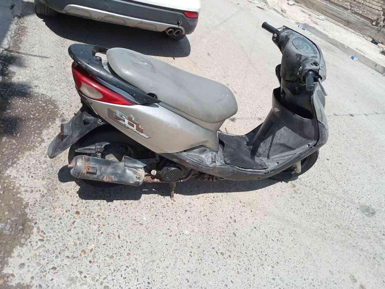 السلام عليكم مستعجل عل بيع  بريز محرك ناعم لانضوح لاتبخير لاتنقيص شلعه ومعدل طياره كهربائيات كلها شغاله نكره سلف اشاير هورن لايت عالي ناصي عيبها شوته طايحه بالشارع وسبرنكه هندر فالته بس تشتغل هندر وسلف وعلي لهذا لسبب ابيعها شغاله ناعمه كوم حديد السعر 350 جماعت ال 250 لحد يدخلي ولحد يتعب نفسه وصير لوتي براسي مع احتراماتي لطيبين مكان بلديات شارع مصرف *********** بي واتساب
