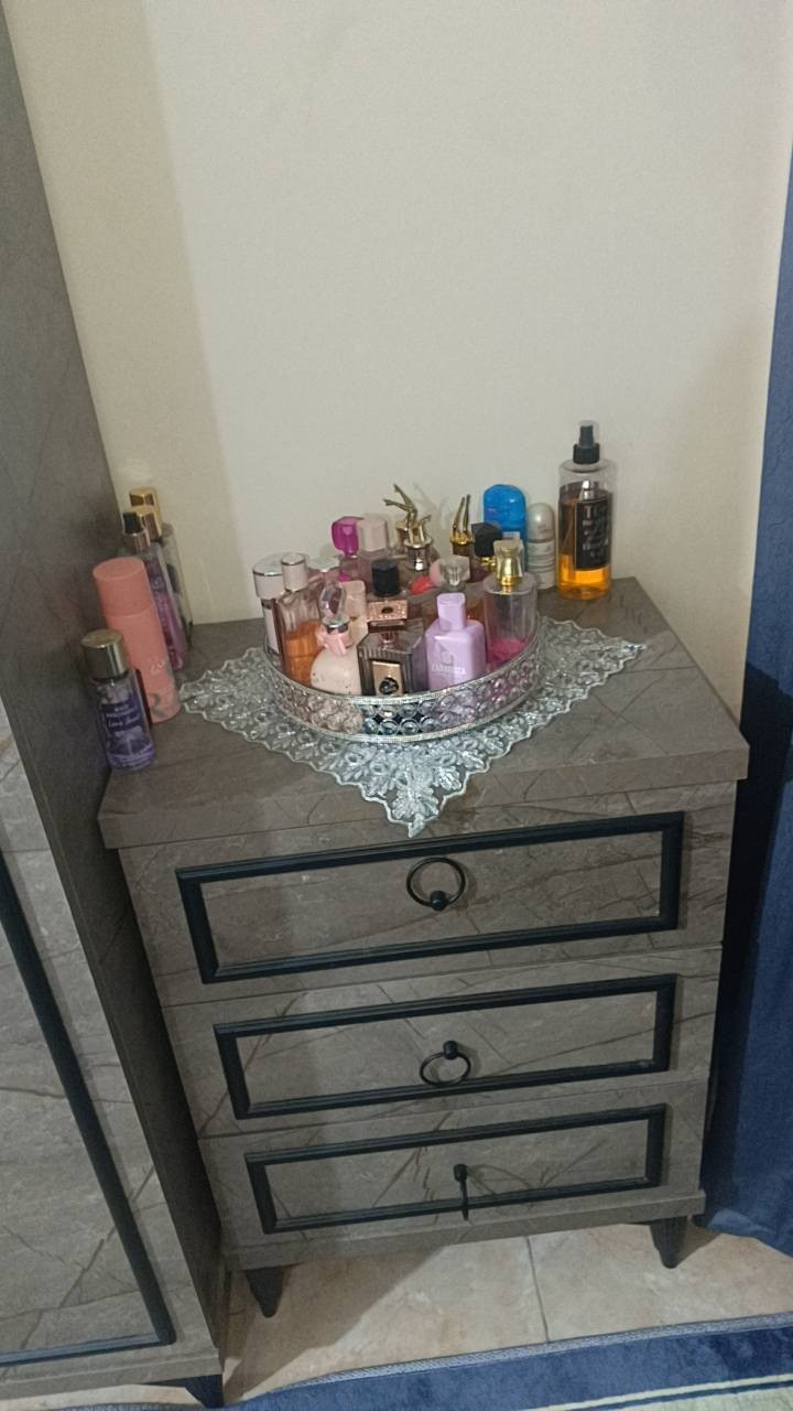 غرفه نوم للبيع السعر 500 الف 8قطع للأستفسار  الاتصال  ***********
