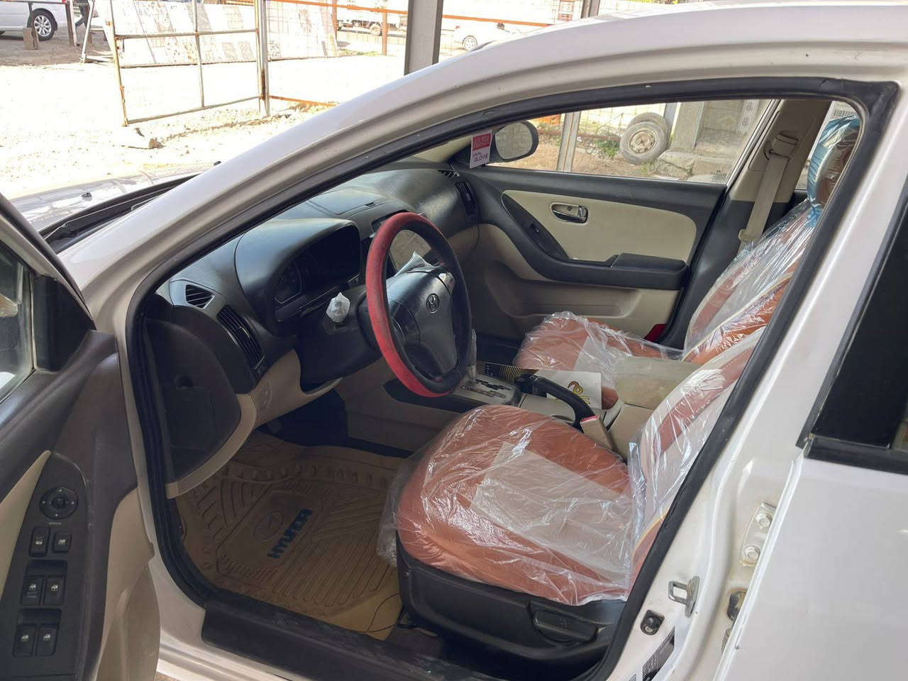 النترا ٢٠١١
السياره بيها صفحه كامله صبغ والمقطع قبل صبغ نزلته بل منشور ليش اتعبك وتعبني لاضربه ولادعم ولا كلبه 
 
رقم بغداد انكليزي 
محرك ١٦٠٠ دوش 
تخم تاير جديد 
داخل بيجي 
اشاير بل مري 
شاشه تاب 
دوشمه جديده 
صدر حلو كلش 
محرك احنه بدلنا قبل شهر لو أقل 
السياره كلش حلوه متصرف عليها شي 
جاهزه  
السعر   100 $

مكاني بغداد التاجي 

*********** متوفر واتساب 
الخاص مفتوح
