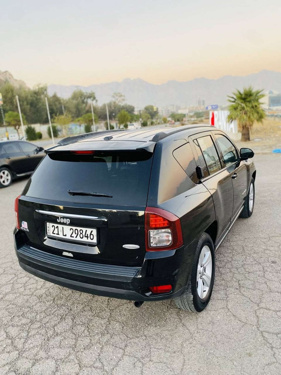 جیب کومپاس4×4 مودیل 2017 
جیب کومپاس 4×4 مودیل 2017 مکینا 24 دەبل اکسل گیرتوماتیکو عادی 
 رقم سلیمانی بەناوخومەوایە  مواسافەت دوگمای خلیسک  کوشن جلدو ئیتار جوار جام کارابەی ئاویناکەرابەیو ئیتەر شاشە ئایپاتو کامیرا حساس سوکان فولیوم تحدید سورعا گرمیو تبریتی بەشارت کارابەی بەشارت تایاو ویل 18 سبوغ حیزام بوجوانی 
کوریناواش دەکام حسب قناعە ناونیشان کرکوک شوراو کوبون بنزینیشی هایە  *********** وست ئاپ فایبەر
