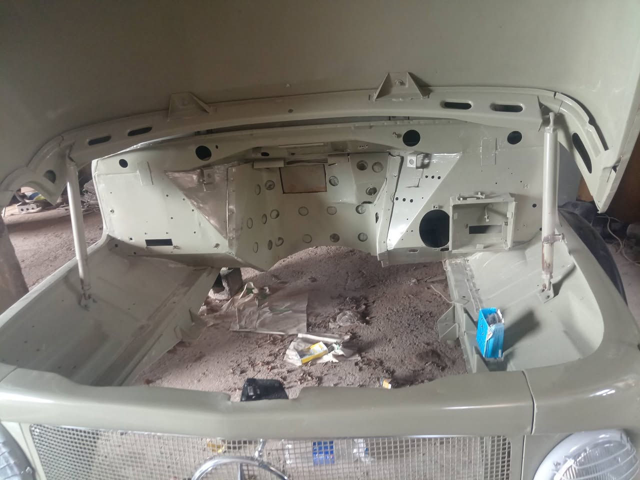 للبيع قماره اقجم بلاديه بيه بس لقد مبدل نضيفه صبق عام مكان الفلوجة *********** سعر ٨٥٠٠ مليون ونص وبيه مجال
