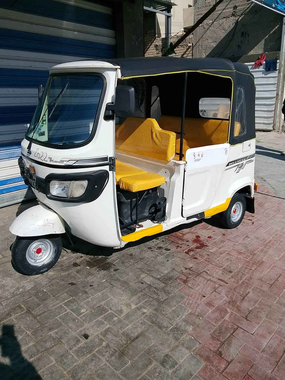 تكتك للبيع موديل 22  رقم كربلاء سنوية نكليزي  تحويل مباشر كفاله عامه ماعده طخة يم بك لايت وضحة بصور مكينه مكفولة تكتك جاهزة 

مكاني كربلاء  ***********
