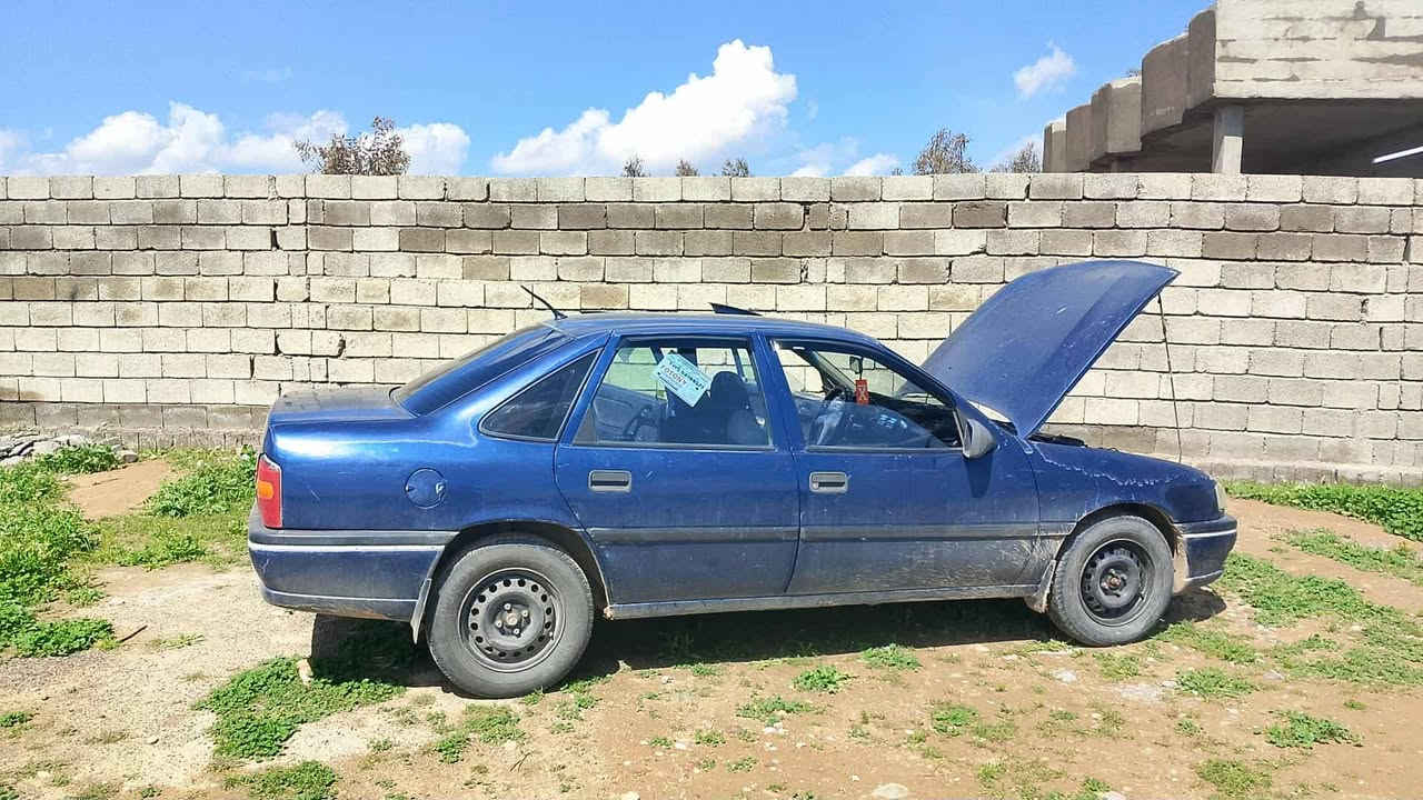 فكترا موديل 93 رقم اربيل دولي حجم 18 كير محرك شرط لا صرف ولا نفخ طخم تاير صدر جديد وضع شركه  
السعر 43 وبيها مجال بسيط للاستفسار *********** مكان السيارة موصل القيارة
