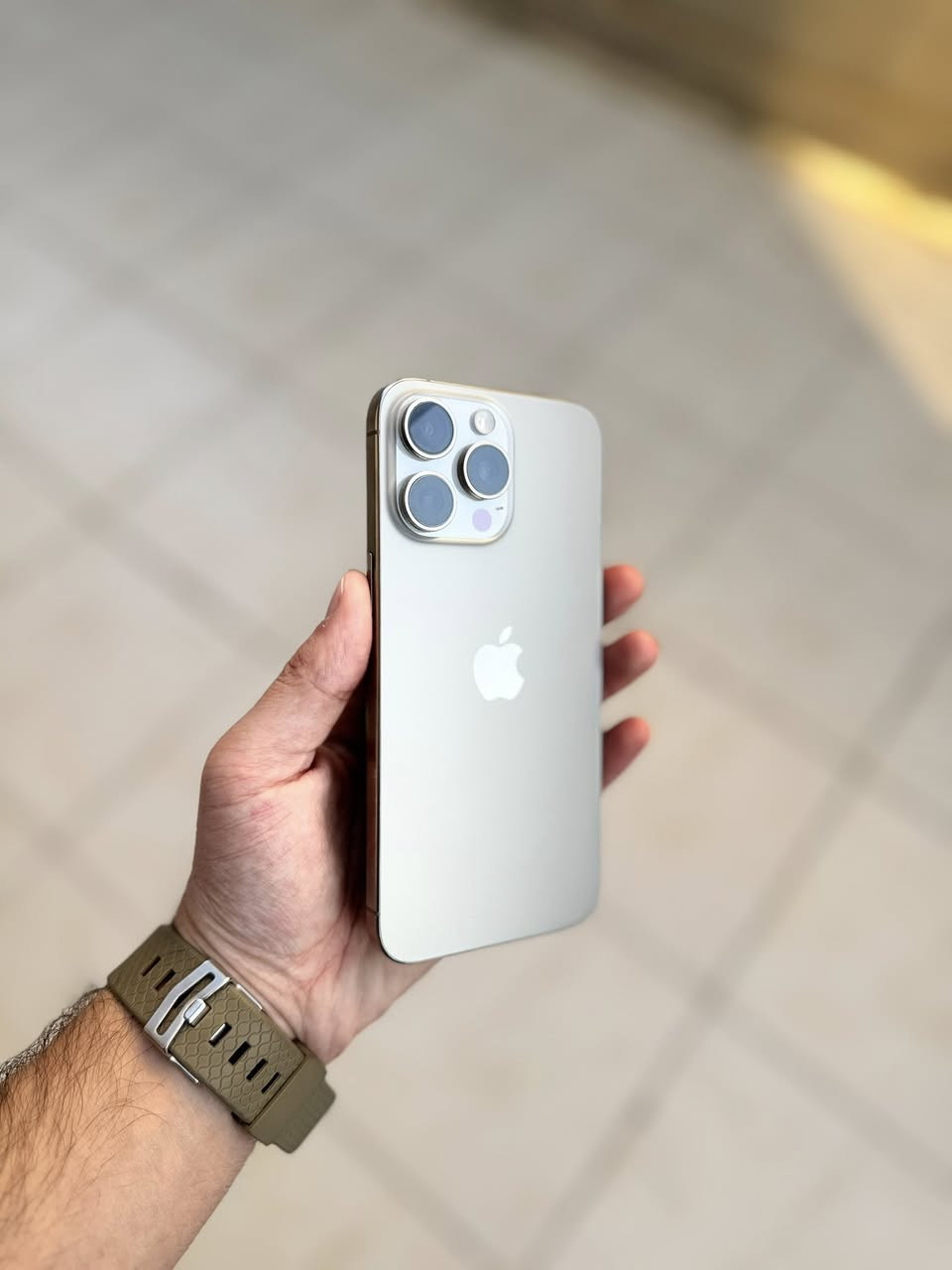 للبيع 15 برو ماكس شرق اوسط عربي وكالة ماستر
ذاكرة 256 

بطارية 88

نظافة الجهاز 100%

كامل ملحقاته 

جهاز بلادي ما داخل اي صيانة  مع ضمان بـ؏ــد الشراء ✅

لمعرفة السعر الاتصال 

0789 179 6610 ☎️
متوفر واتساب
