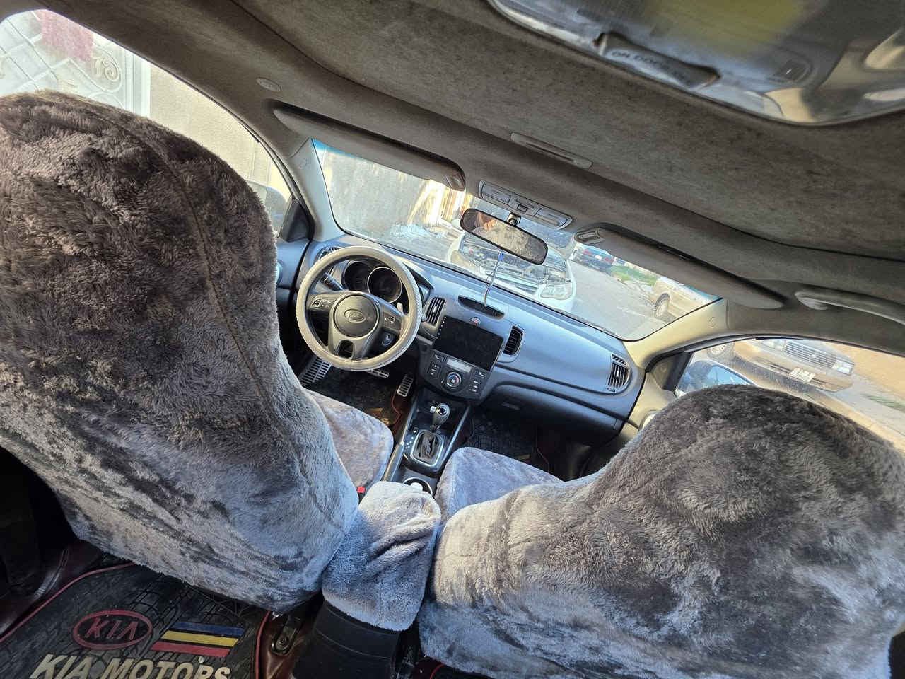 سلام عليكم كية سيراتو موديل 2012 للبيع مصبوغة حزام ماعدة قمارة سيارة بانزين غاز السعر 85 رقم الهاتف ***********
