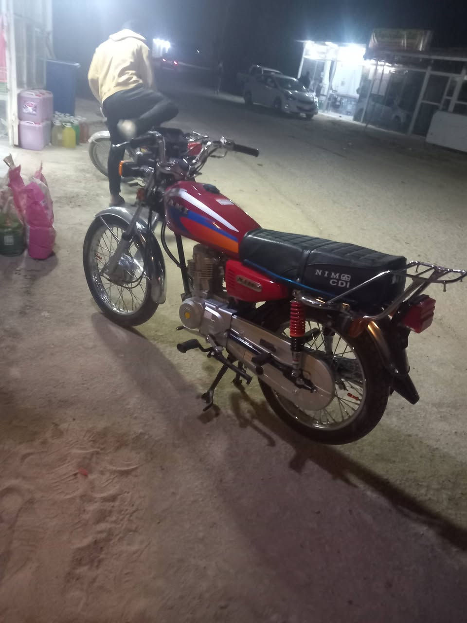 السلام عليكم  
مديل 27
ب 700 
صار سبوع من شديتها 
***********
