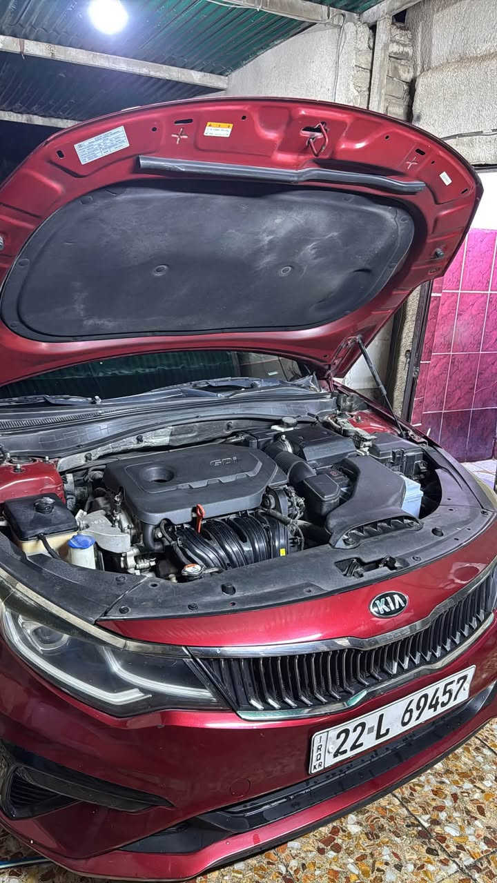 السلام عليكم..
سيارة كيا أوبتما (Kia Optima) موديل 2019، فئة S الرياضية، معلايه كازكيت فقط للبيع. السيارة وارد أمريكي وبحالة ممتازة  
المواصفات:
• المحرك: 2400 GDI، 
• المظهر :فئة S المعروفة بلمساتها الرياضية، ويل 18 بلادي، دعاميات رياضية، جناح خلفي، ولايتات LED نهارية.
• الداخلية: مقاعد جلد وقماش (نظيفة جداً)، شاشة كبيرة تدعم Apple CarPlay و Android Auto، تحكم ستيرن كامل، تشغيل بصمة.
• الأنظمة الذكية: رادار جانبي (نقطة عمياء)، رادار خروج عن المسار، رادار تصادم أمامي، وحساسات خلفية .
• السيارة ماشية [ 66 الف] ميل.
الحادث : [خفيف جاملغ  فقط بدون دواخل ايرباك سليم سياره حلوه قطعتين كلير امريكا وحده تبديل مال حادث
السعر: ( 137 )
المكان: [ بغداد ]
للاستفسار والاتصال:***********
***********
