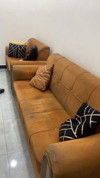 ٨ مقاعد • ميز تلفزيون • سعر مناسب