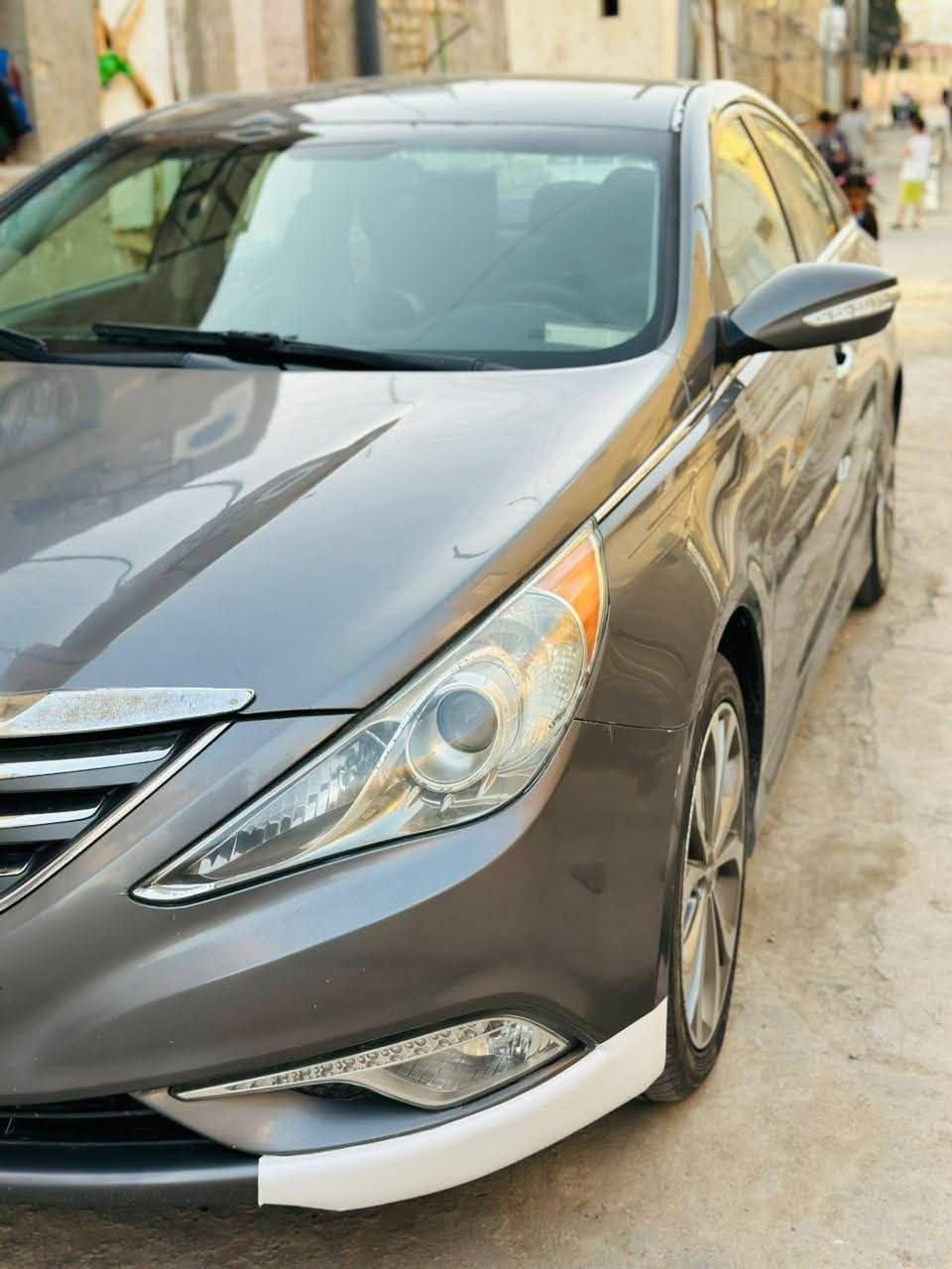 الموديل المرغوب بسعر مناسب جدا
سوناتا موديل 2014 
محرك 2400
فول مواصفات ما عدا البانوراما
بصمة 
شاشة كامره
تبريد
وضعيات قيادة
بصمة ابواب
اشاير بالمري
شفتات بالستيرن
مانع انزلاق 
كير اوتماتيك +عادي
كشنات كهربائي 
كشنات تدفه تبريد
تخم تاير جديد+ تايرات رياضية+كزوزين
هزه توهه داخله 
رقم نكليزي
سنوية لنهاية 2027
ماشية 121 الف
السيارة مكفوله من  اي قطعة تبديل 
حادثهه فقط بنيد تقريبا شبر منه 
بدون ايرباكات بدون دواخل
السيارة تحتوي منظومة غاز 
سونار موجود وي الصور 
تجي تفحص وشوف 
السيارة باسمي تحويل مباشر ثاني يوم من الشراء 
مكان السيارة ذي قار سوق الشيوخ
للاستفسار ***********
