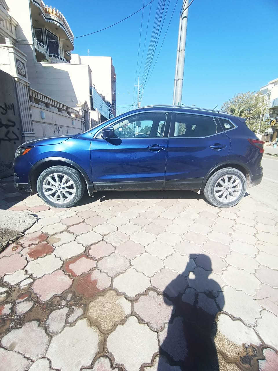 روج سبورت للبيع مواصفات اس في داخل ابيض كشن كهرباء تبريد قطعتين فقط قبغ الجنطه مبدل  والباقي مكفول سنويه جديد المكان كلار لسياره بصمه وبصمه ابواب وتشغيل عن بعد وتخم تاير وكلشي بيه ع وضع الشركه ماشيه 40الف***********
