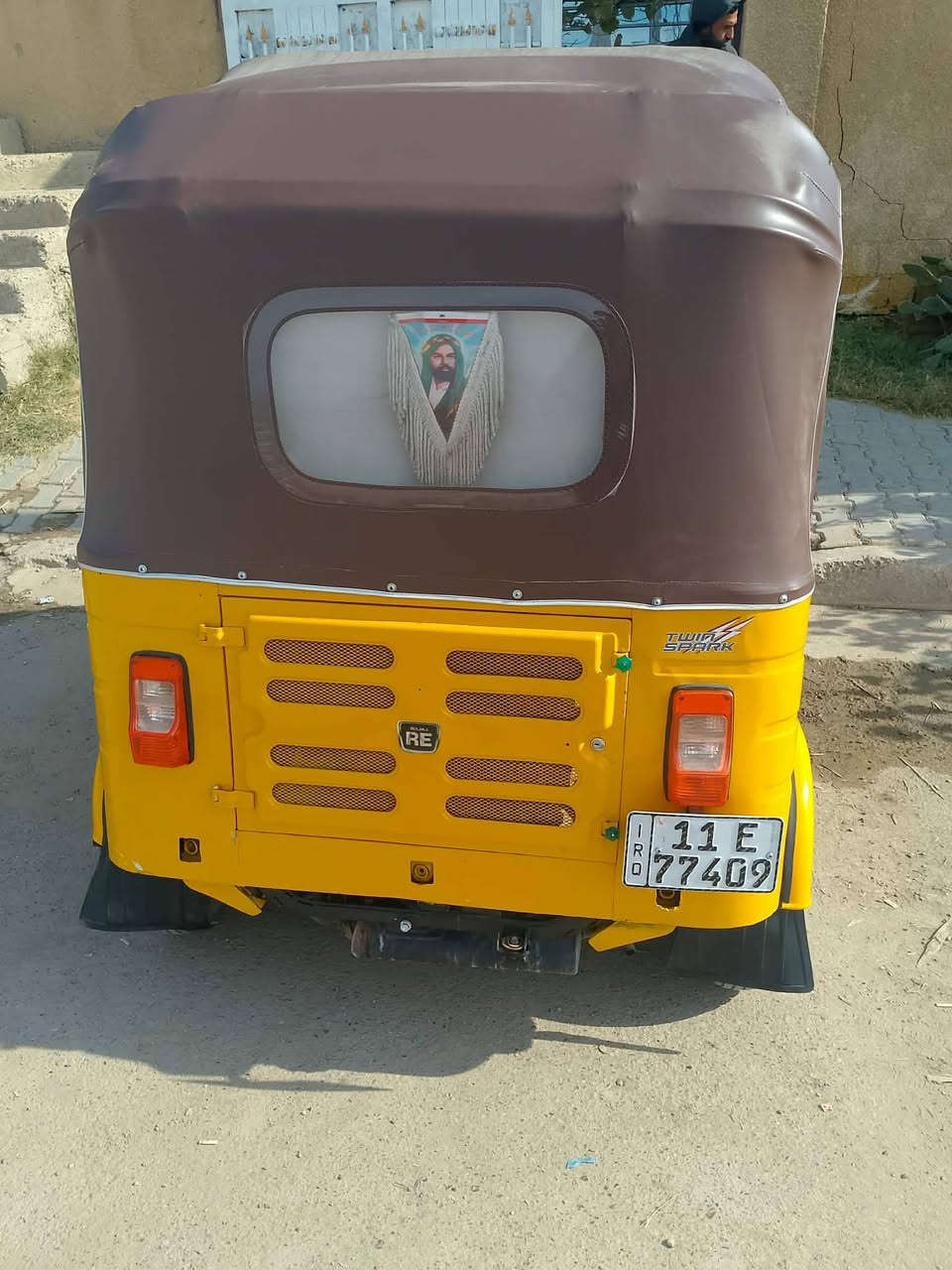 ياالله السلام عليكم تكتك للبيع
موديل 19شهر 11رقم بغداد انكليزي تكتك خير من 
الله معمره تعمير كامل ربع متصرف عليهه كبل للشغل
وبل عافيه عل ياخذهه مكانهه المحموديه
للستفسار ***********
السعر ٦٢٠٠وبيهه مجال لطيبين
