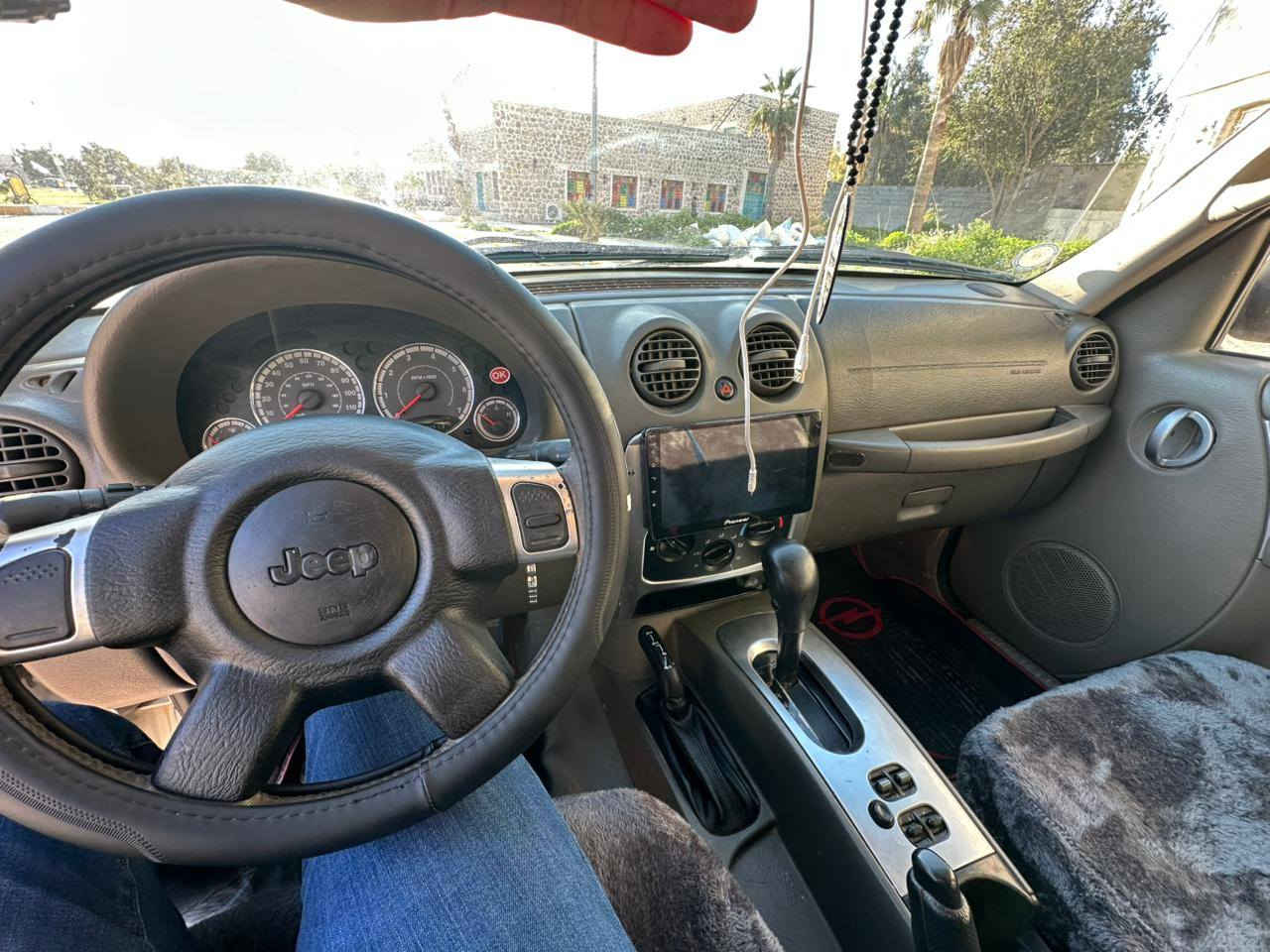 جيب لبرتي حرس حدود موديل 206محرك بلاد 6v دبل كير رباعي محرك وكير بشرط تبريد حداده كله جديد تيارات جديد رقم اربيل دولي سنويه جديد بسمنه نفس اليوم تحويل وكاله حاضر بدون ضرر وصبغ مكفوله كهرباء كله شغال ايبس شغال قفل مركزي دشبول كل شغال ساكن كفري سعره 82وبي مجال ***********
