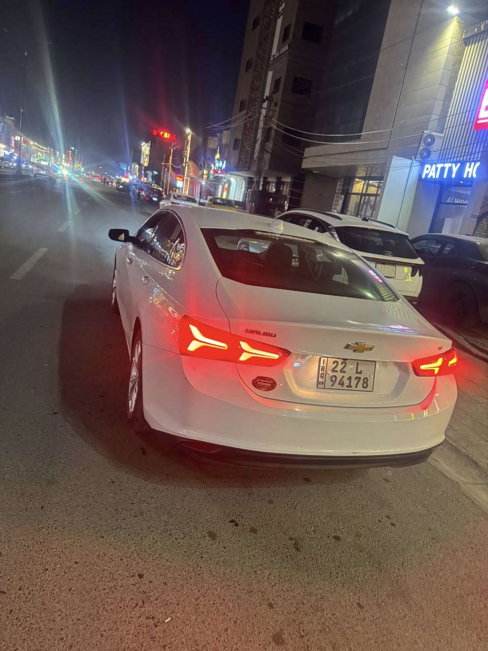 سلام عليكم حبايب سياره للبيع ماليبو موديل 2022 LT ضربتها فقط باب السايق ومبدل نفس الون سياره نظيف سعره 140 وبيها مجال ***********
