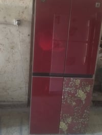 ثلاجات للبيع حجم كبير العنوان بغداد مدينة الصدر التواصل على هذا الرقم ...