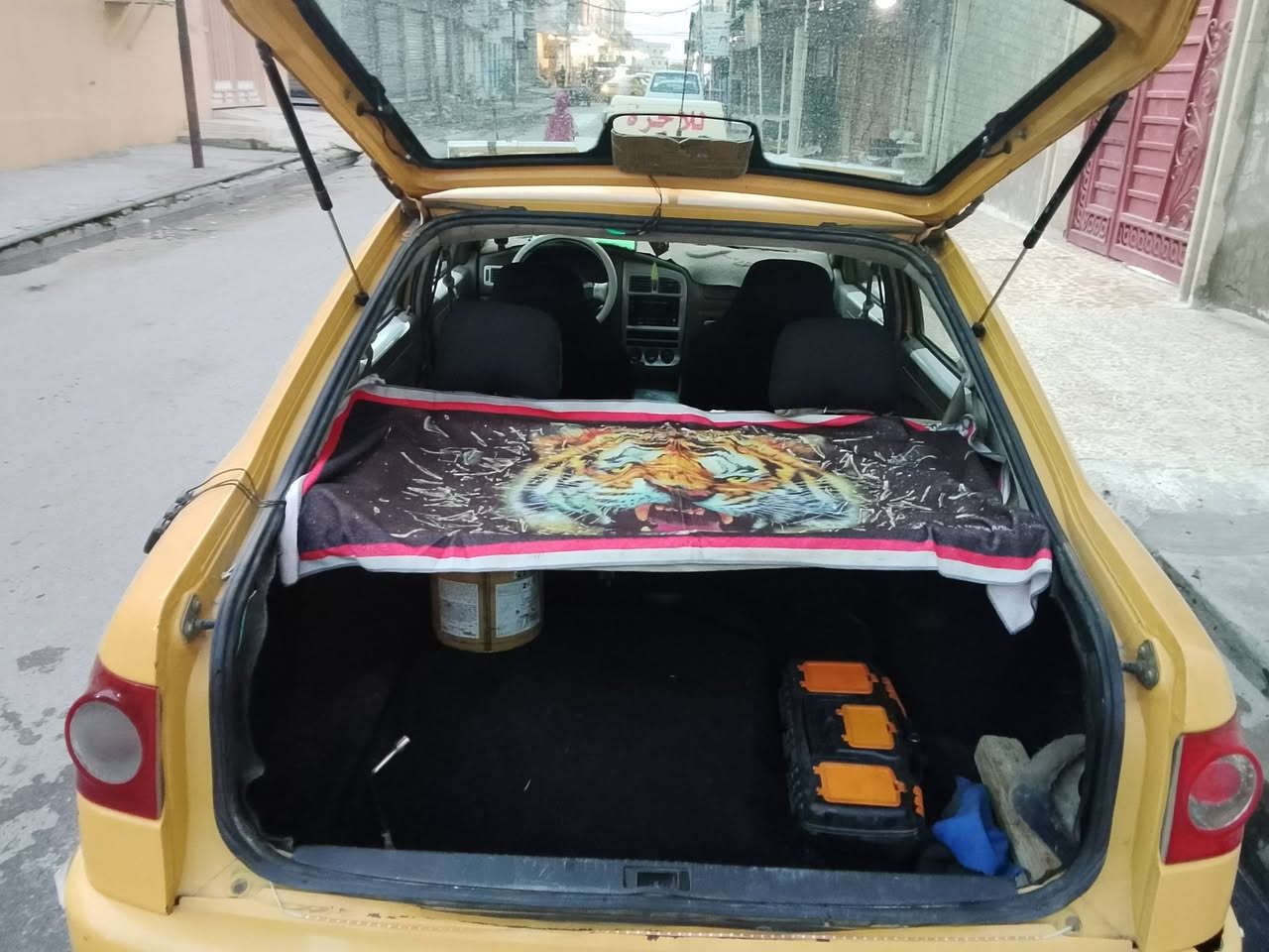 كوين موديل 2010 كير شرط محرك شرط قطرت صبغ مابيها شرط قطرت اتقحيل ما بيها تدفيئه  تبريد بس يعوزو غاز هيئه 600 ويرمنيه شرط كلو شغال وكلو ابلادي ولا جطل ما بيها شرط ما مسجاله علا كربون وشرط الوكاله وتحويل  السعر 27 وبيها مجال رقم الهاتف ***********
