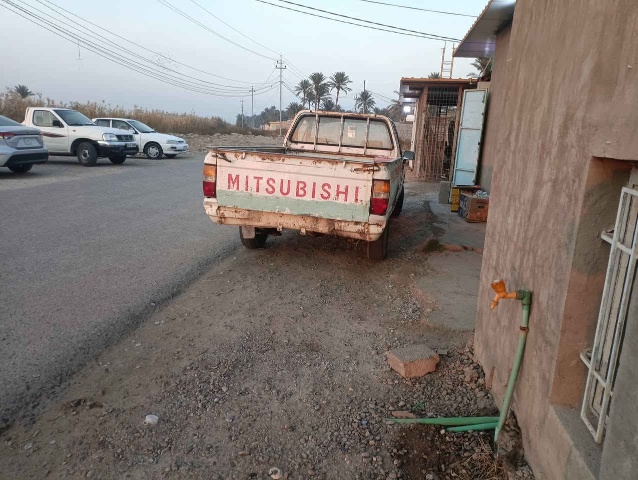 السلام عليكم..
بيك أب مسيوبيشي 88 مسمكره محرك وكير ولأكسل جيد.. بدي طويل رقم بغداد انكليزي السعر 22 بيها مجال 
*********** أبو غريب
