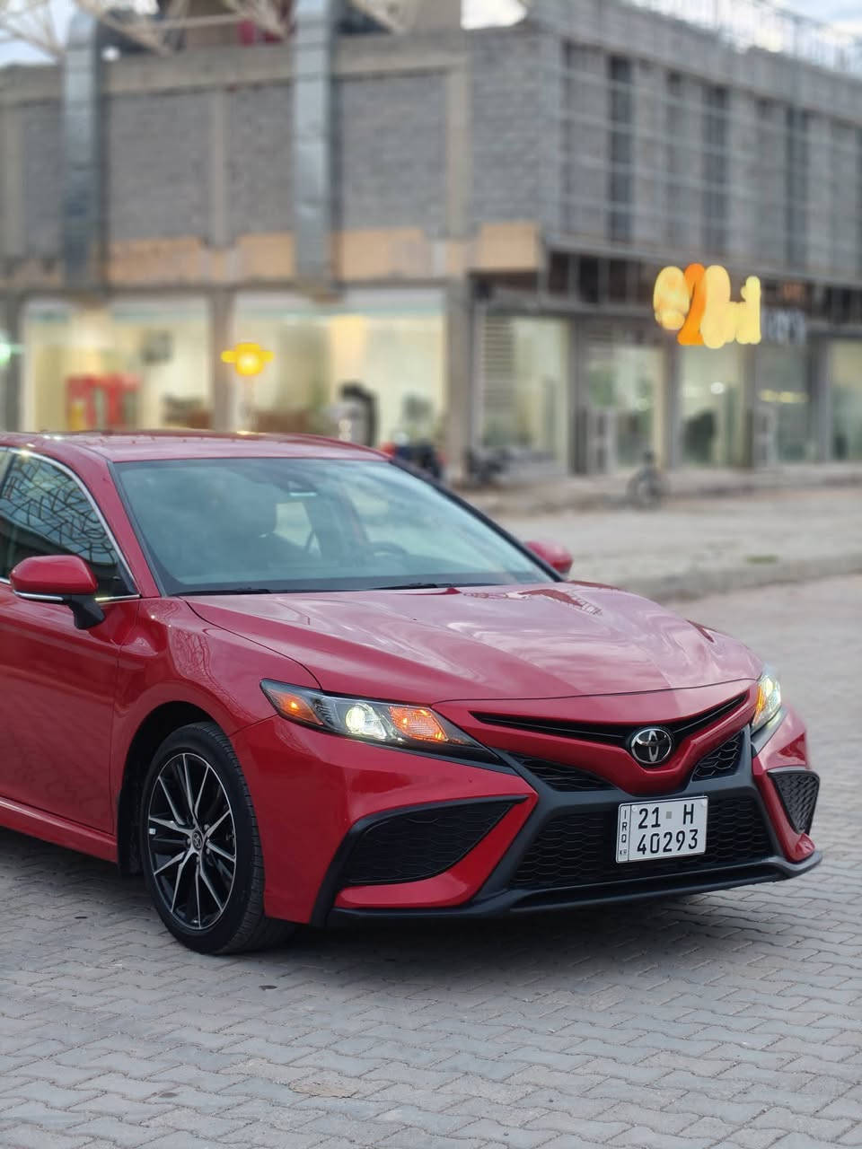 سلام عليكم... تحياتي للجميع. 
           ♦️Toyota_Camry_SE_ 2024♦️  
                ♦️تيوتا_كامري-2024-SE♦️
                   بدون ايرباك بدون صبغ 
موديل 2024
لون  أحمر (دم الغزال) 
الفئه  SE 
محرك 2500 vvt-i ...شرط فحص مكفوله
رادار امامي توقف ذاتي +تحديد مسار
رادار خلفي توقف ذاتي  
رادار جانبي +نقاط عمياء 
كامره خلفيه 
كشن سائق كهربائي  
كشنات نص جلد
شاشه  مسجل كبيره XM
أشاير مري جانبي   
فول تحكم استيرن
كروس سرعه (بثبت سرعه)
 ثلاث انظمه قياده (عادي +سبورت+ أيكو) 
ويل كروم حجم 18
مانع تزحلق +Abs 
تحكم مري جانبي كهربائي
لايتات فول زينون  
......................................................................... سياره بدون صبغ بدون ايرباك بجم كبس صندوك كبس دعاميات بدون صبغ  _ضرره كلش بسيط (بابين تبديل بلاد شركه ) سياره ماشيه 16 الف فقط(صور الضرر فحص سونار بالمنشور)
 رقم سليمانيه دولي سنويه نافذه لغايه 2020  
سعر اتصل او تفضل خاص تدلل 

مكان سياره ديالى ..خانقين ..استفسار اكثر اتصل ع رقم ***********
