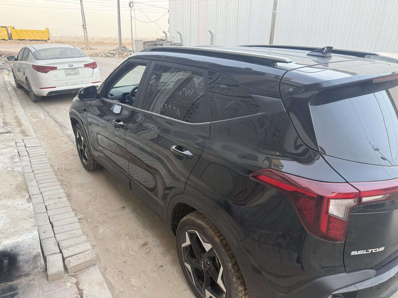 كيا سلتوز موديل ٢٤ حادث خفيف بدون ايرباك فول عده الفتحه ماشيه ١٤الف جديده كلش مبيه نقص رقم فحص باسمي مكاني ديوانيه السعر ١٥٥وبيه مجال للاتصال ***********
