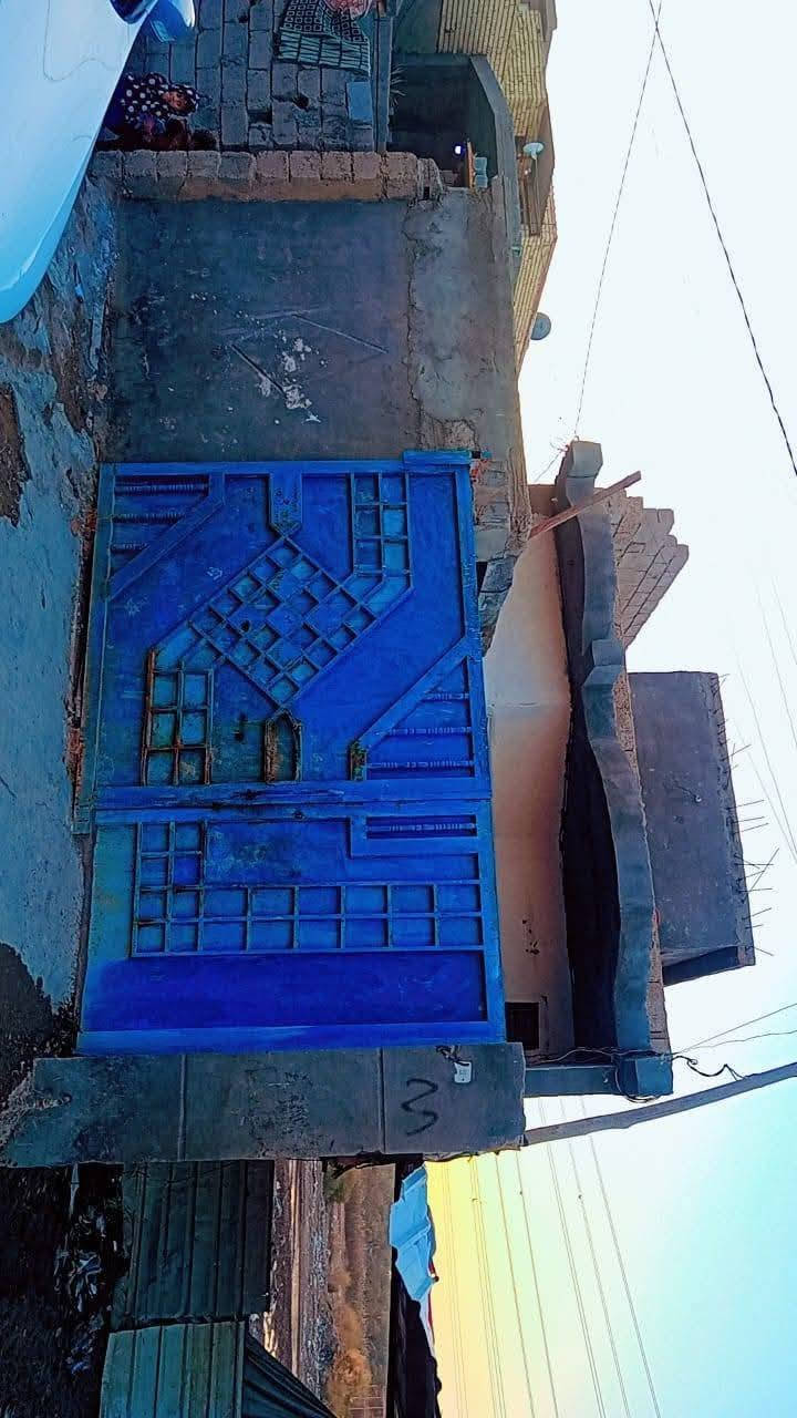دار للبيع ١٤٢م . أبو منيصير/ حي الفارس 
واجهه ٥٧٥ سم ونزال ٢٥م .طابق واحد مدخلين . غرفتين نوم وحولي وصاله ومطبخ وصحيات السعر ٧٥ مليون  ....
***********
