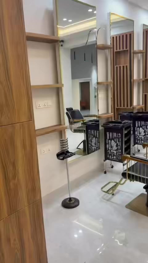 السلام عليكم 
يعلن مركز بيوتي مسك للتجمل عن فرص عمل داخل المركز 
لمن لديه  الخبرة وذو مهارة 
العنوان الزعفرانيه شارع المعهد 
يرجى التواصل معنا على بريد الصفحة 
او من خلال الاتصال على الارقام التالية 
***********
او 
***********
