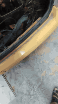 سلام عليكم طيبه موديل 15 تاخذ مصفره هيه وغرامات محرك جديد وكير خير من الله كهربايات كله شغاله اليت مامي جديد صدر خلفي مامي جديد حته الدبلات بوربرنات جدد الله شاهد بل جديد عمرته تخم تاير نضيف مصبوغه حزام لجماليه بيه ضربه من وره من صفحت سايق حته ما صابغه وموضح بل منشور الضربه تكدر شوفه معروضه ب 30 وبيه مجال هاذ رقم صاحب سياره اني مكلف بل نشر ***********
