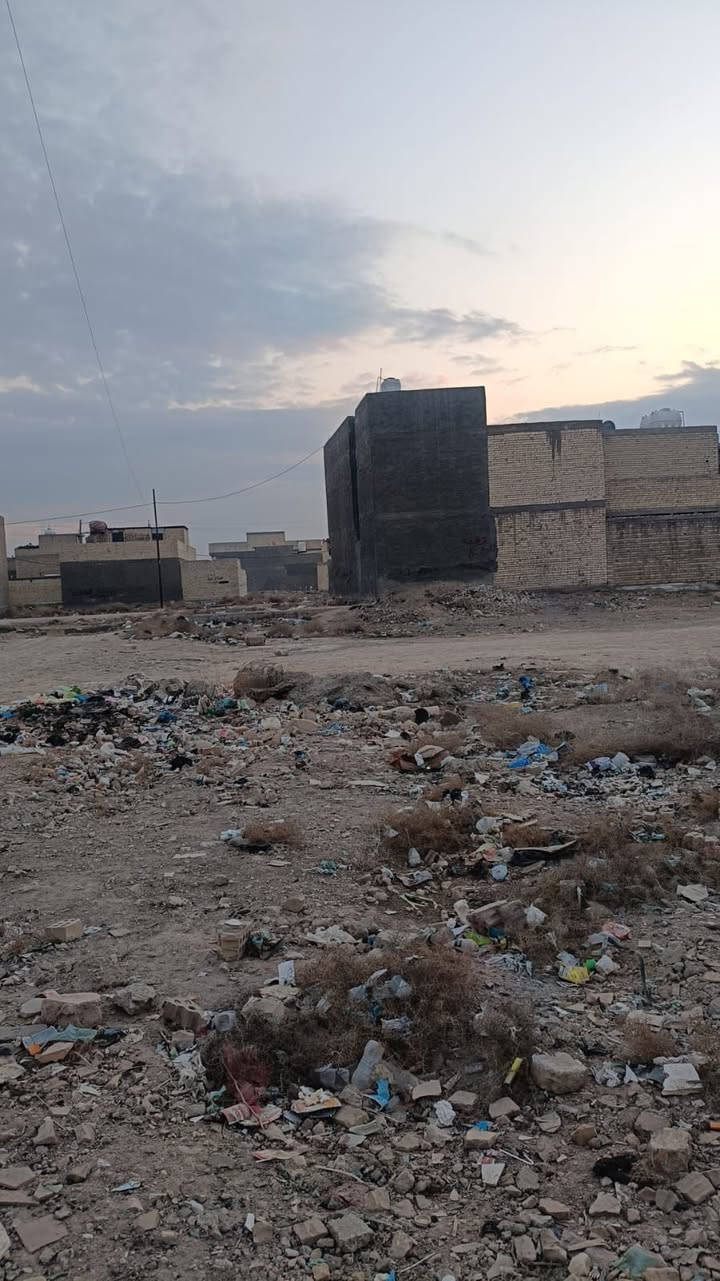 السلام عليكم قطعة أرض للبيع المساحة 100م طابو زراعي سند 25 الموقع حي الرئاسة نهاية شارع 20 مقابل العبيدي متوفر كافة الخدمات (السعر38)مع المجال البسيط للاستفسار: (***********)
